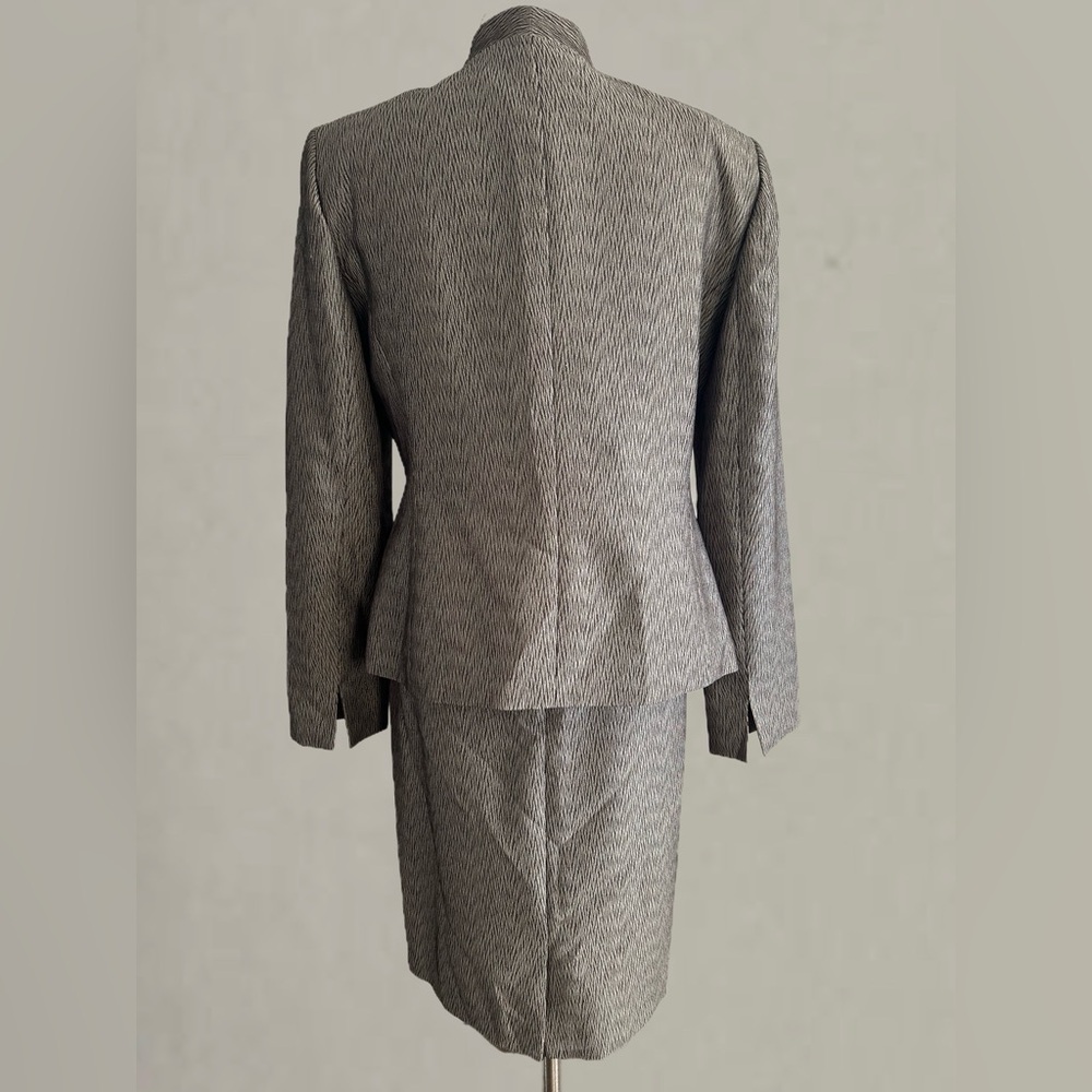 Gray Textured Blazer and Skirt Set - Picture 4 of 7